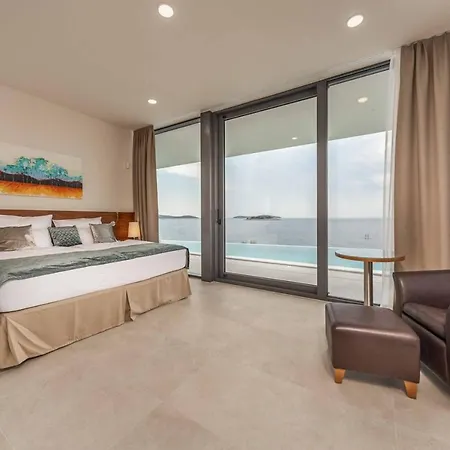 Infinity Horizon Villa *